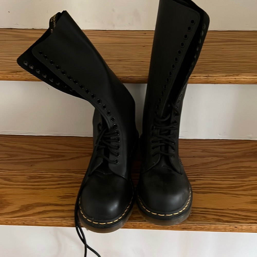 Dr Martens Combat Boots